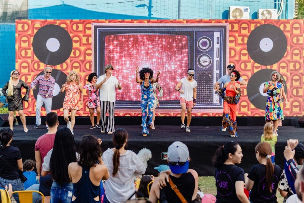 Trình diễn âm nhạc tại sự kiện FUN'd Fest, trường Quốc tế Hội An