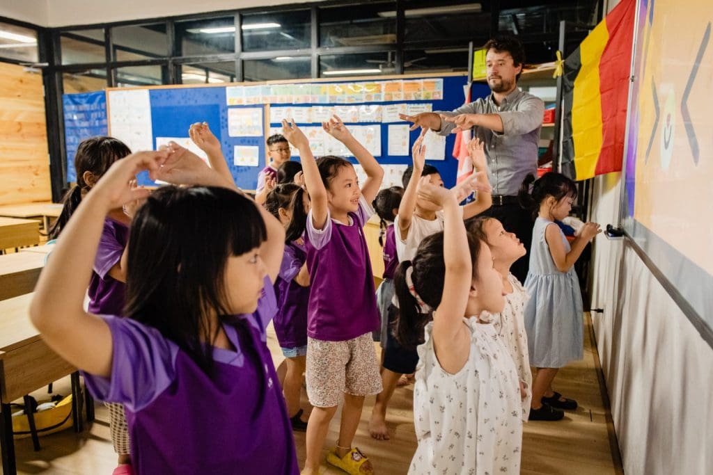 Một tiết học tại Trung tâm Ngoại ngữ HAIS với giáo viên nước ngoài