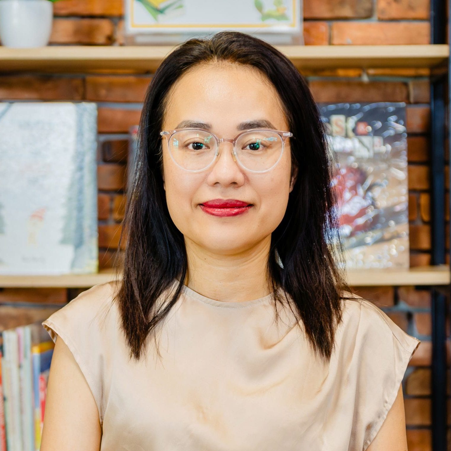 Cô Thi Huỳnh