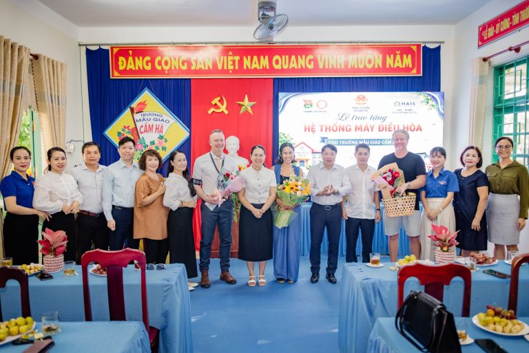 Mát hơn một lớp học. Ấm hơn một cộng đồng